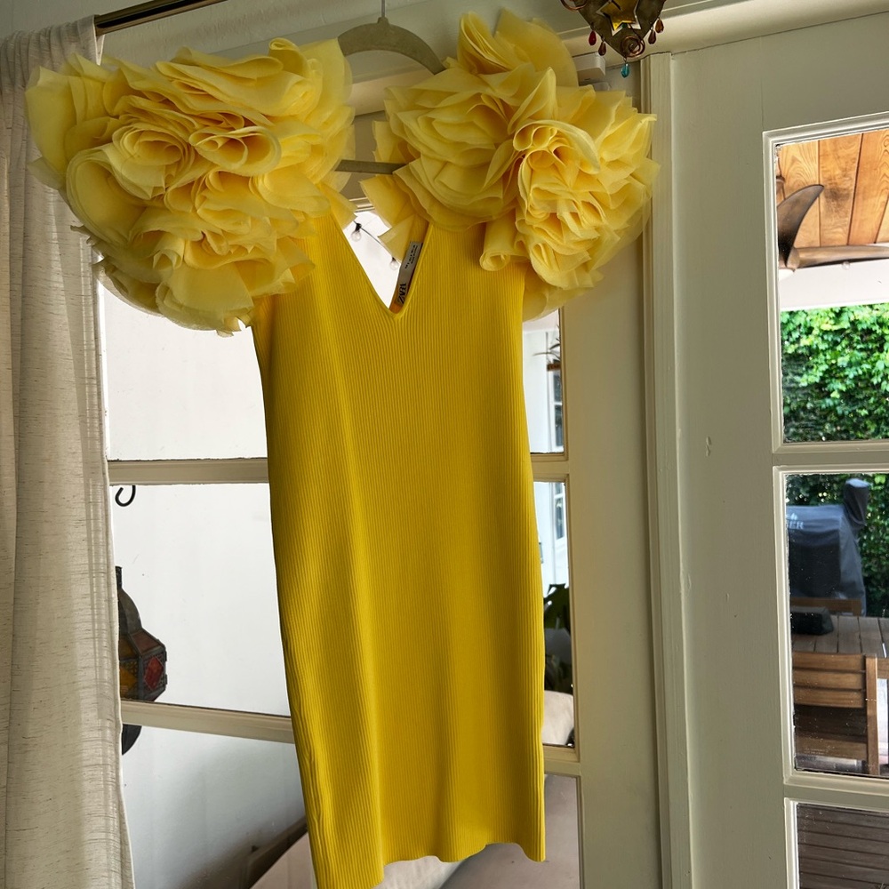 Zara Yellow Mini Dress with Voluminous Ruffle Puff Sleeves